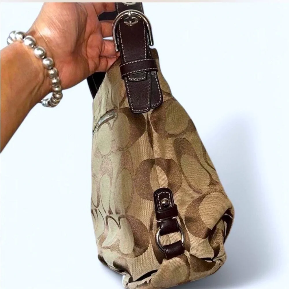 Coach - Picture 10 of 16